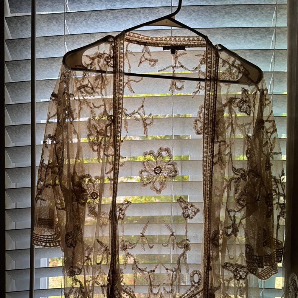 Chic Beige Floral Embroidered Kimono
